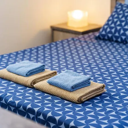 Central 2 Bdr Flat St Lazaros - Phoenix Lodge * Lárnaka