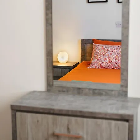 Central 2 Bdr Flat St Lazaros - Phoenix Lodge 拉纳卡