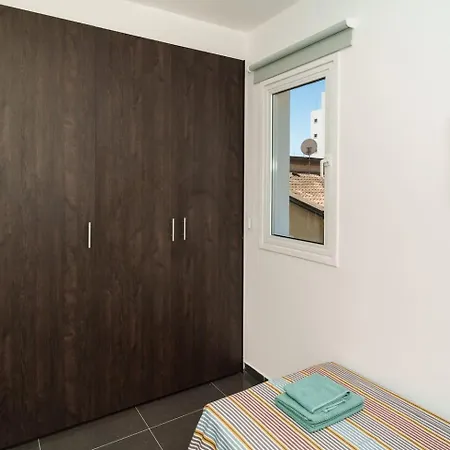 2 Bdr Flat St Lazaros - Phoenix Apartament *