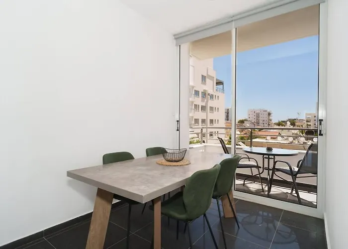 2 Bdr Flat St Lazaros - Phoenix Appartement Larnaca