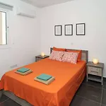 Theodorou Deluxe Central 2Bd Master