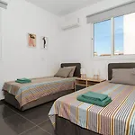 Theodorou Deluxe Central 2Bd Master * Larnaca