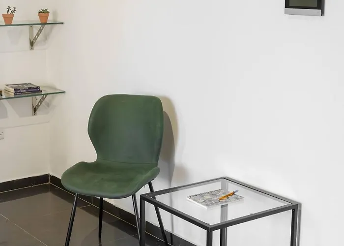 Central 2 Bdr Flat St Lazaros - Phoenix Lodge Apartment