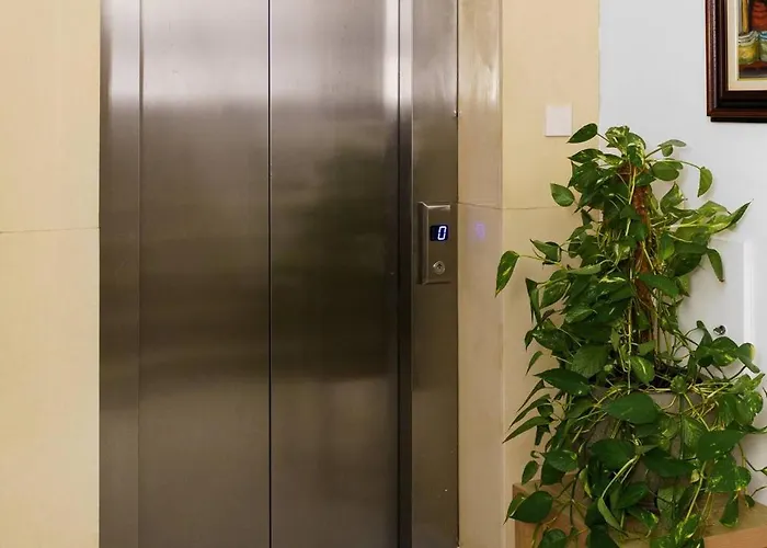 Central 2 Bdr Flat St Lazaros - Phoenix Lodge Apartment