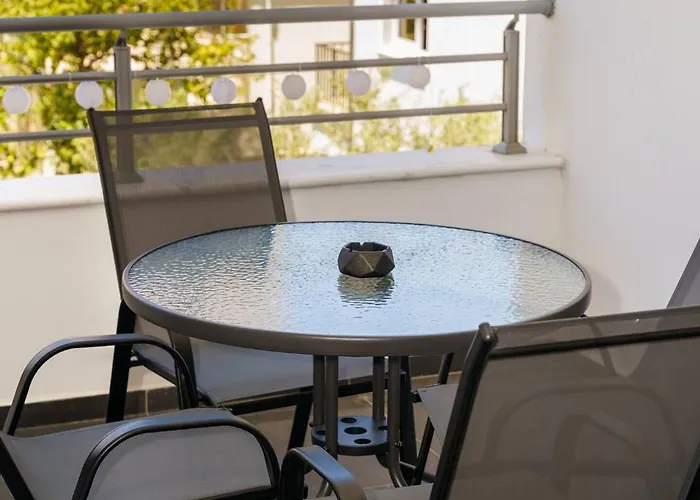 Apartment Central 2 Bdr Flat St Lazaros - Phoenix Lodge Larnaca