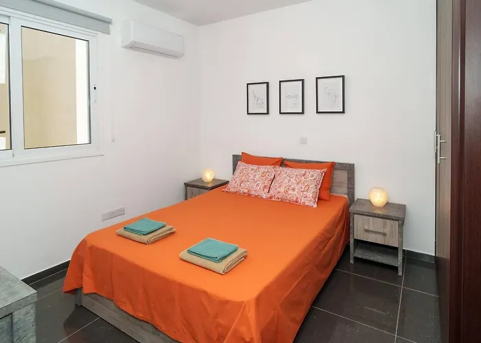 Central 2 Bdr Flat St Lazaros - Phoenix Lodge