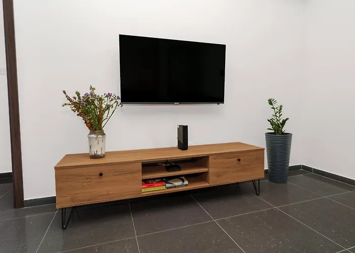 2 Bdr Flat St Lazaros - Phoenix *