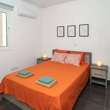 Central 2 Bdr Flat St Lazaros - Phoenix Lodge