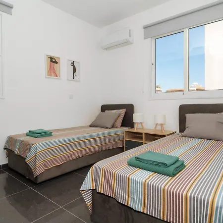Central 2 Bdr Flat St Lazaros - Phoenix Lodge * Larnaca